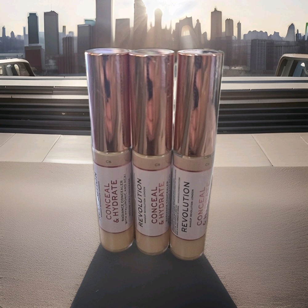 3X Makeup Revolution Conceal & Hydrate  Foundation C5 Med 13g New Sealed